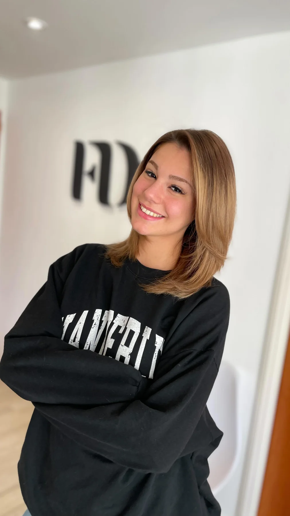 Clienta con un corte bob en el estudio